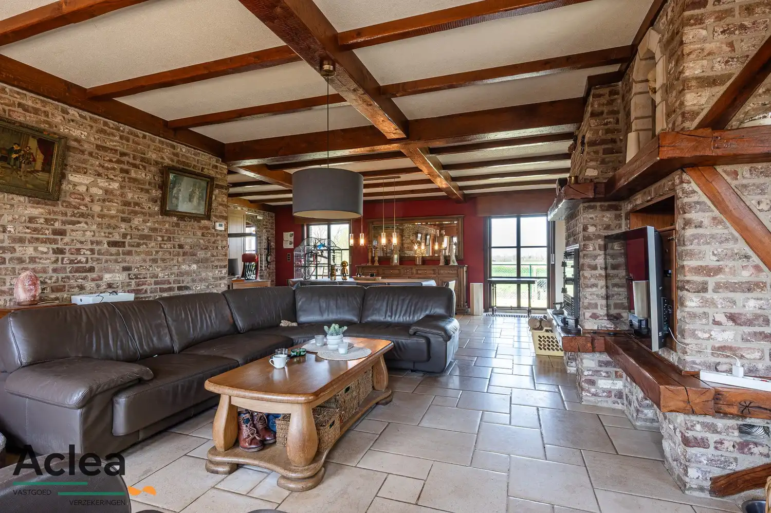 Rustig gelegen villa in landelijke stijl, omgeven door groen en natuur foto 11