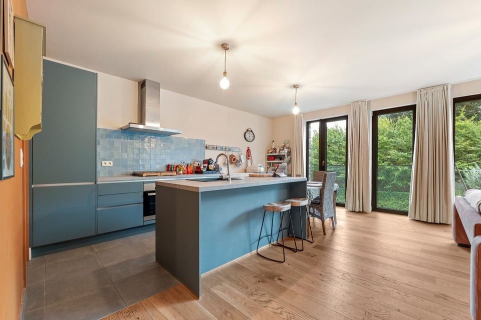 MODERN, KWALITATIEF EN LICHTRIJK APPARTEMENT MET UNIEK STUKJE DESIGN IN HARTJE TONGEREN foto 3