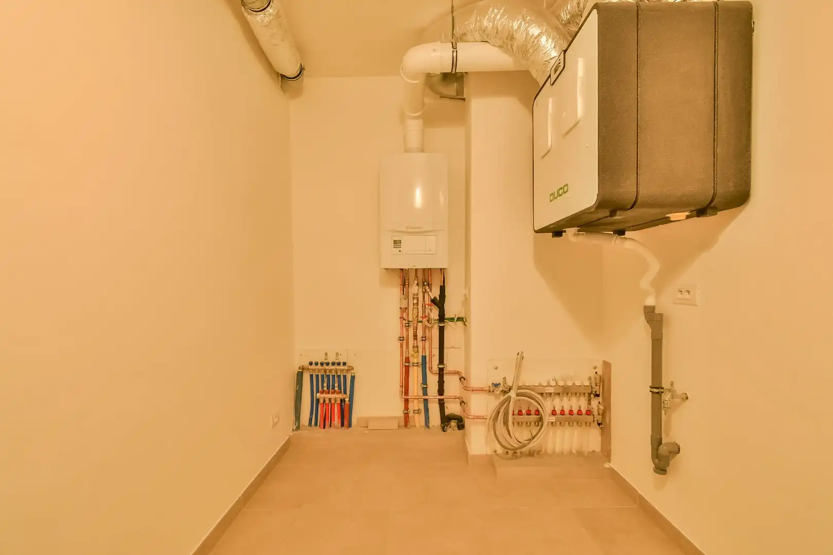 Gelijkvloerse appartement te huur in centrum Torhout! foto 10