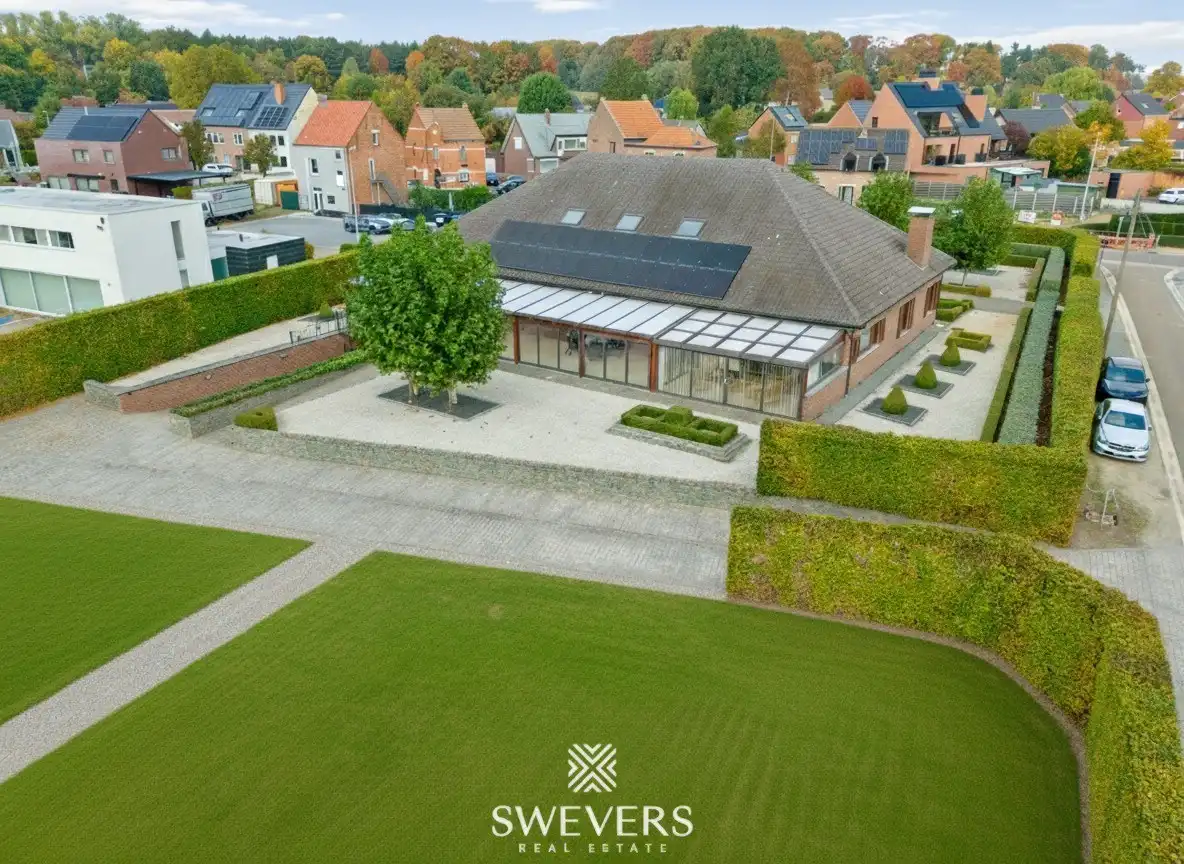 Villa met 395m² woonruimte op 48a zuidgericht perceel foto 32