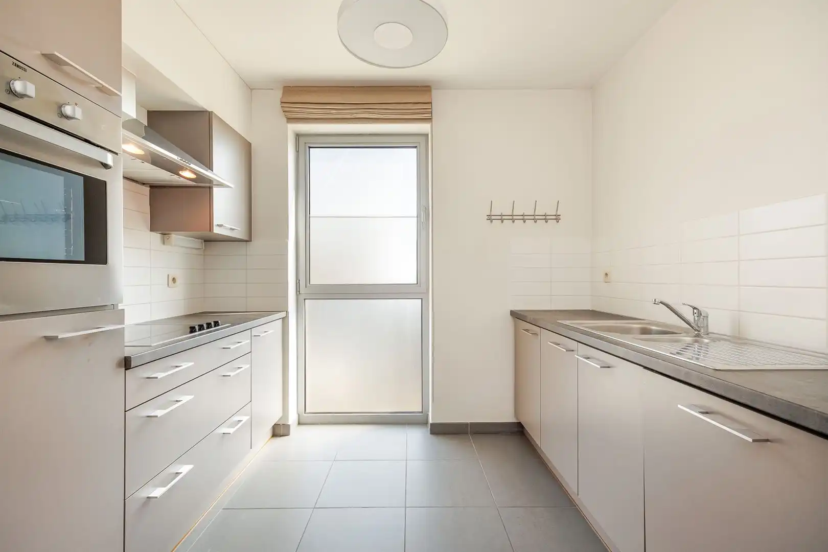 Lichtrijk dakappartement met 2 slaapkamers en ruim terras foto 11