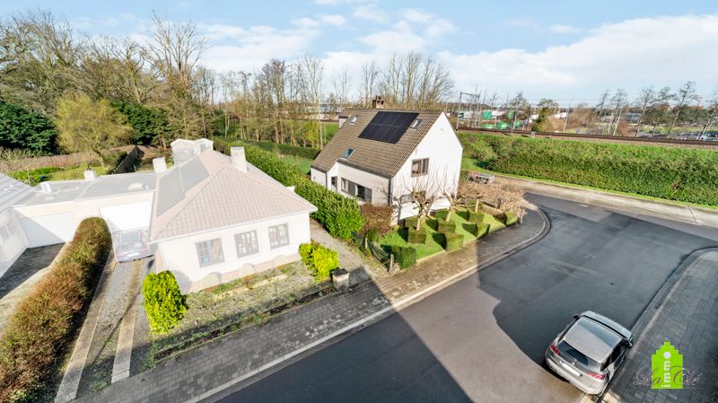 Sint-Andries,Recent gerenoveerde (2021) RUIME(350 m² beb opp) , ENERGIEZUINIG  VILLA met 5 grote slaapkamers en 2 badkamers.  Grote oprit met ruime PARKING mogelijkheid, grote omheinde tuin. foto 26