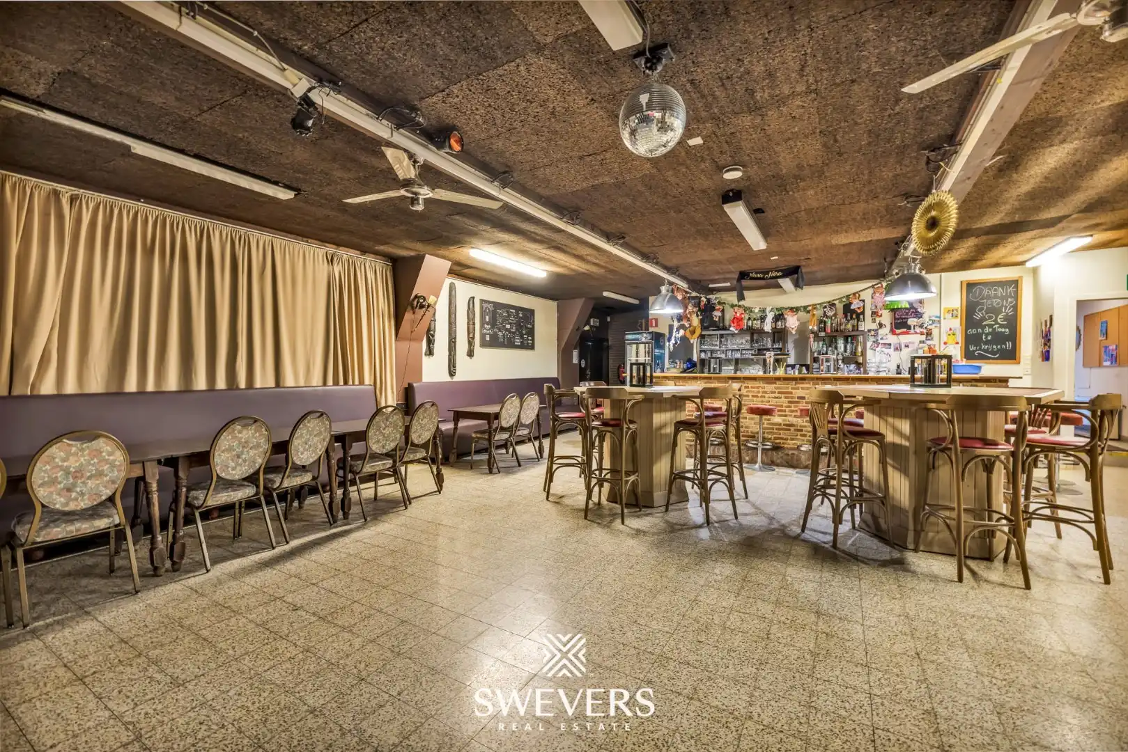 Op te frissen horecazaak met terras en feestzaal in van Mol foto 18