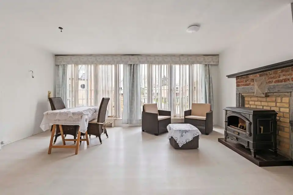 HALFOPEN BEBOUWING MET GARAGE EN GROTE TUIN IN TONGEREN foto 17