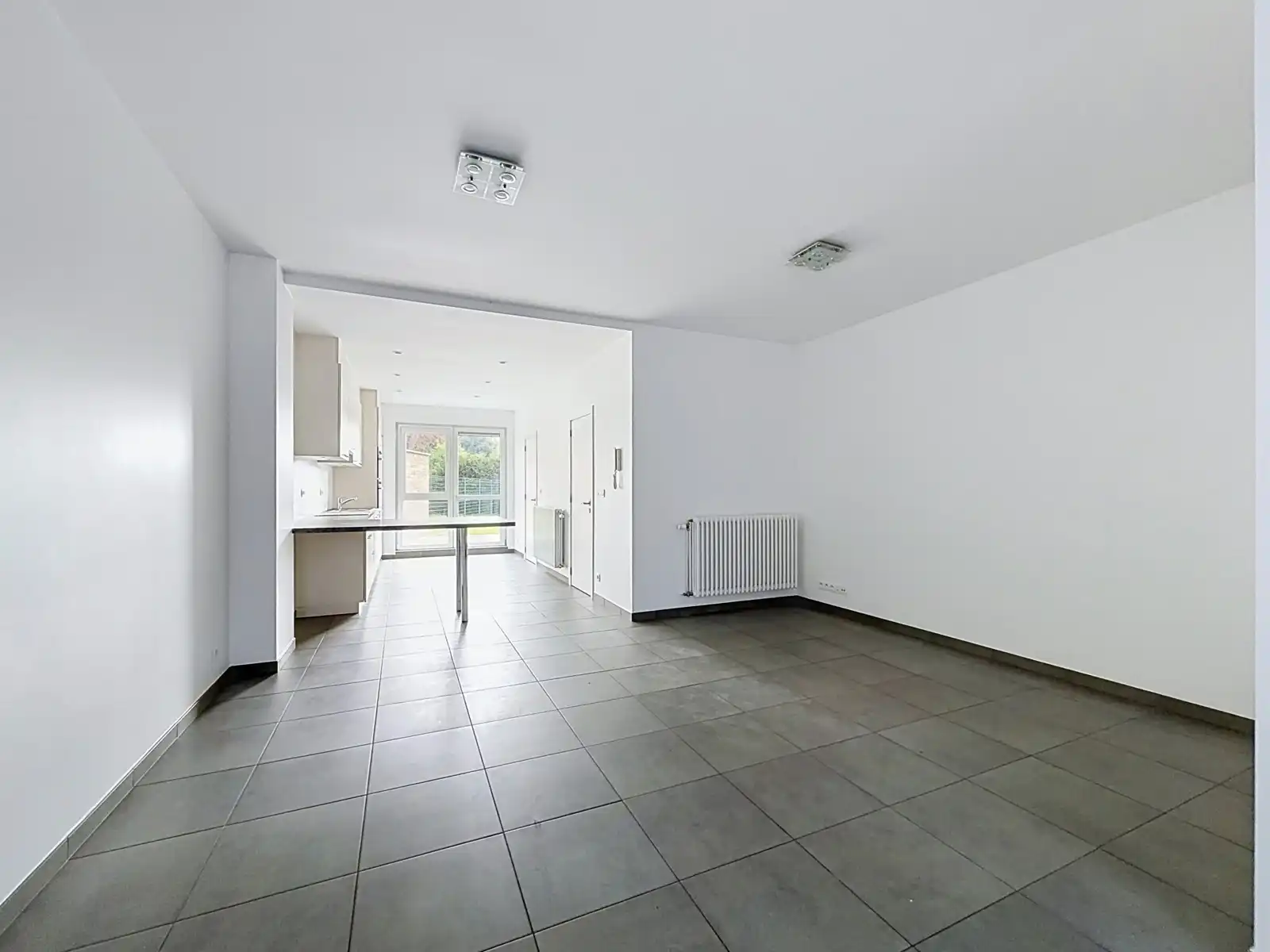 Instapklare gezinswoning met 4 SLPK, 3 Badkamers én Tuin! foto 4