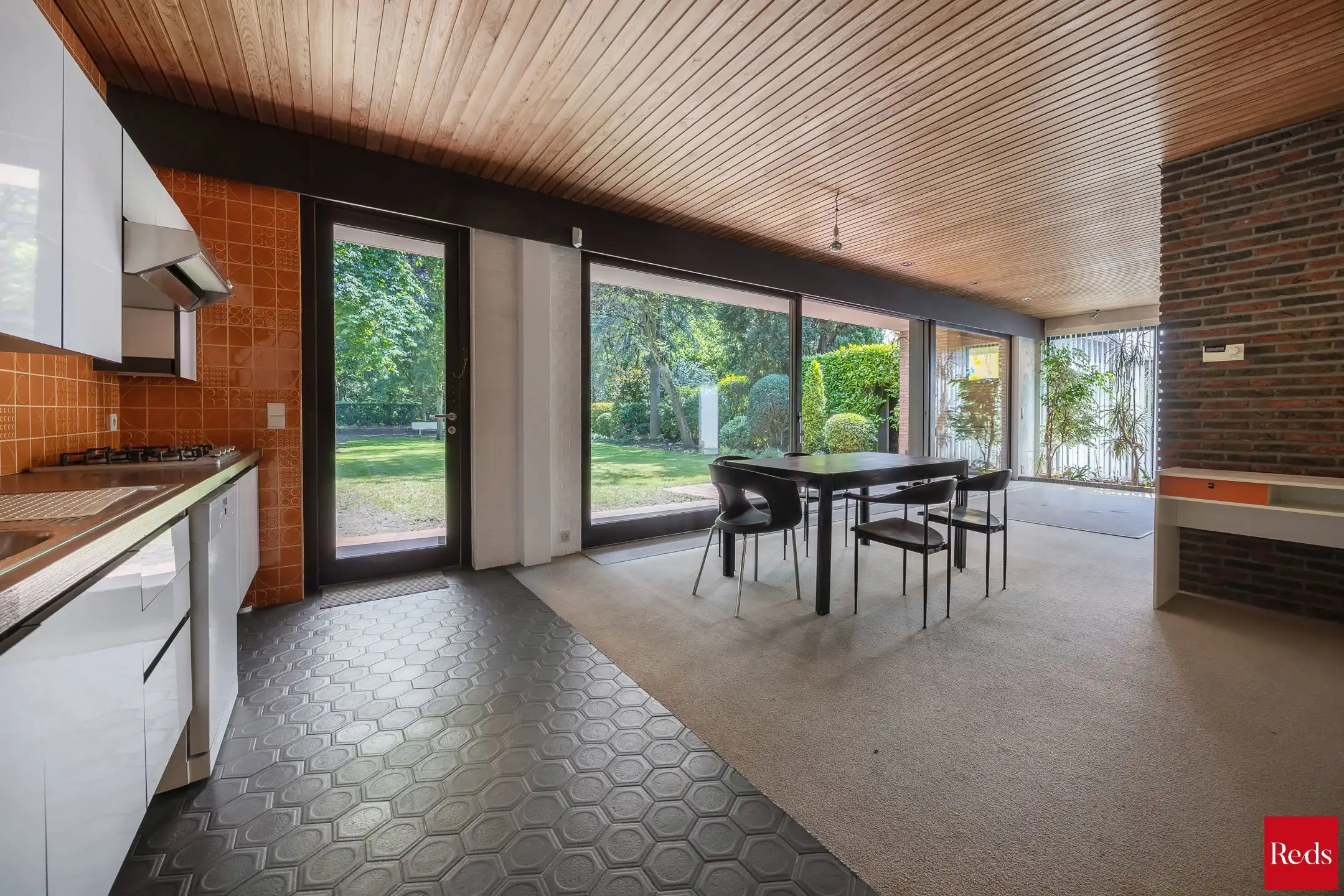 Karaktervolle villa met mooie tuin op toplocatie in Kapellen foto 9