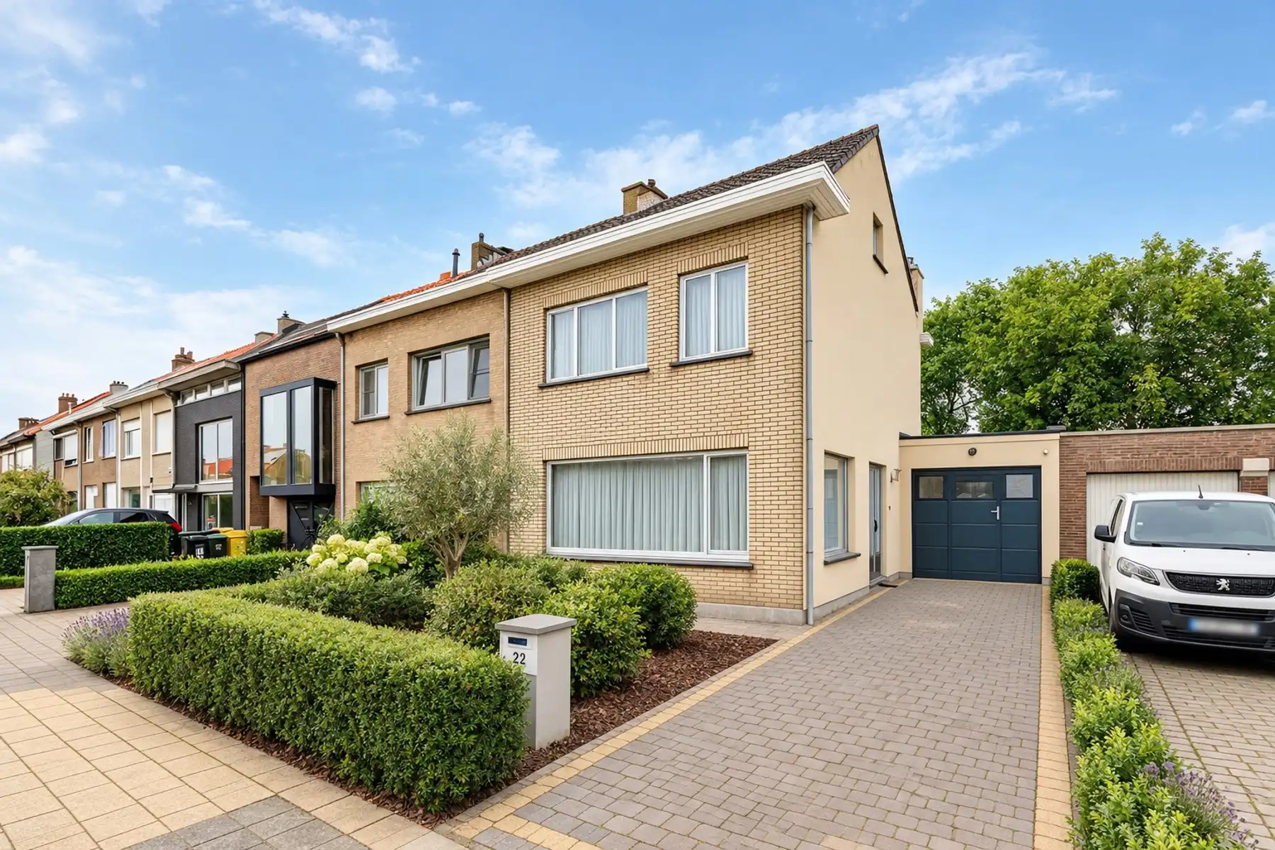 Ééngezinswoning met potentieel, garage en Zuidoost-tuin foto 2
