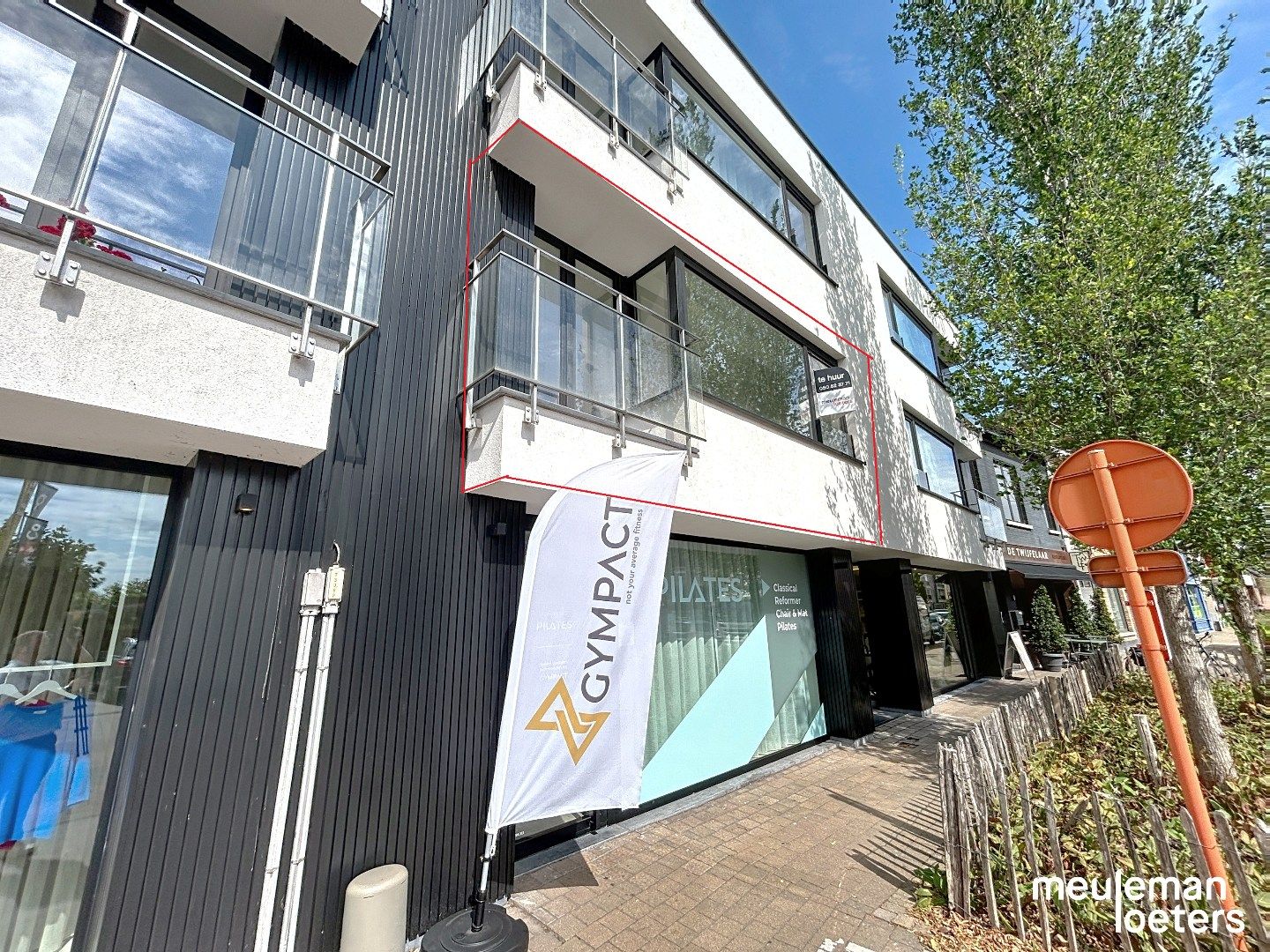 Lichtrijk en energiezuinig appartement foto {{pictureIndex}}