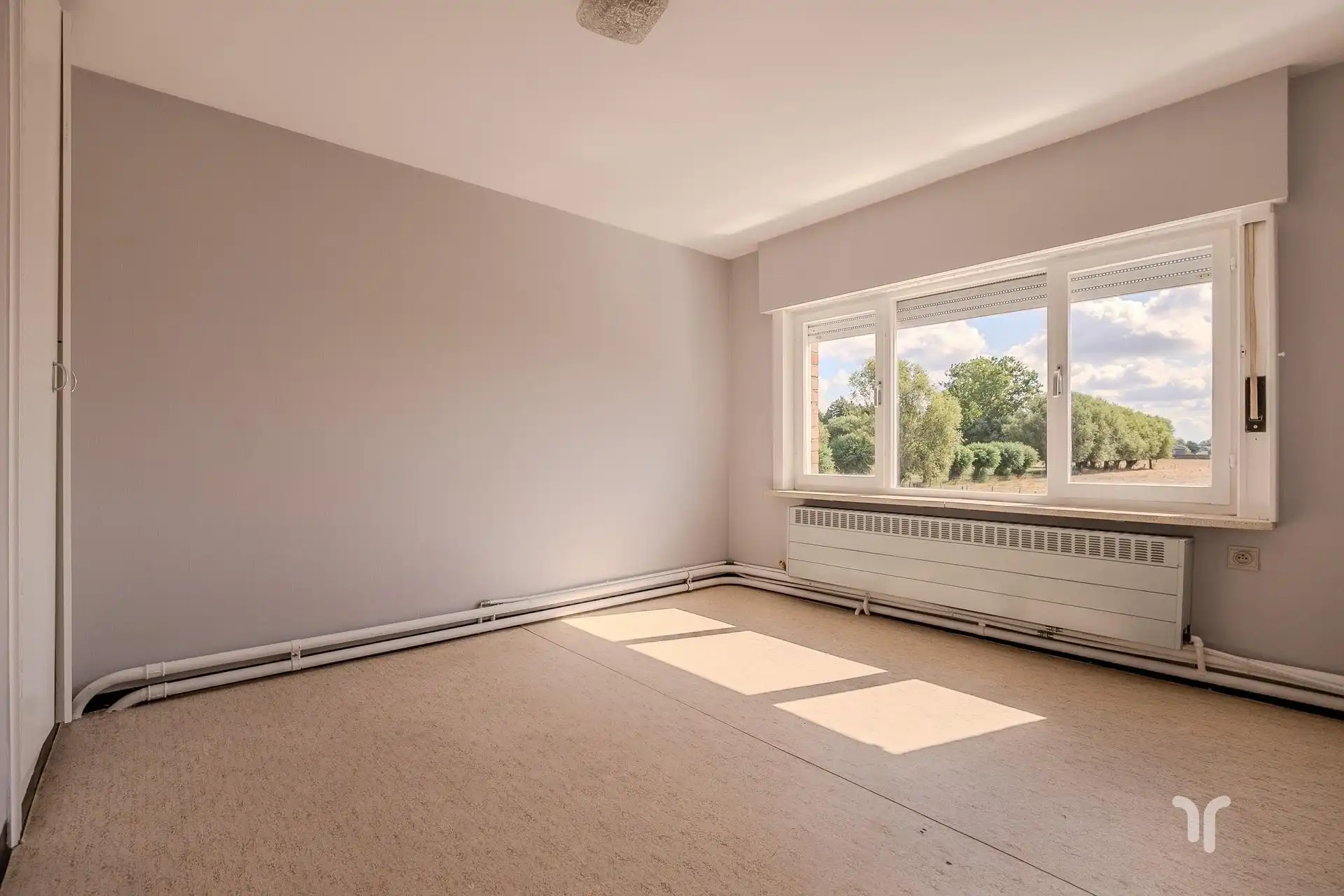Verzorgde, karaktervolle open bebouwing met 4 slaapkamers met prachtig open zicht. foto 11