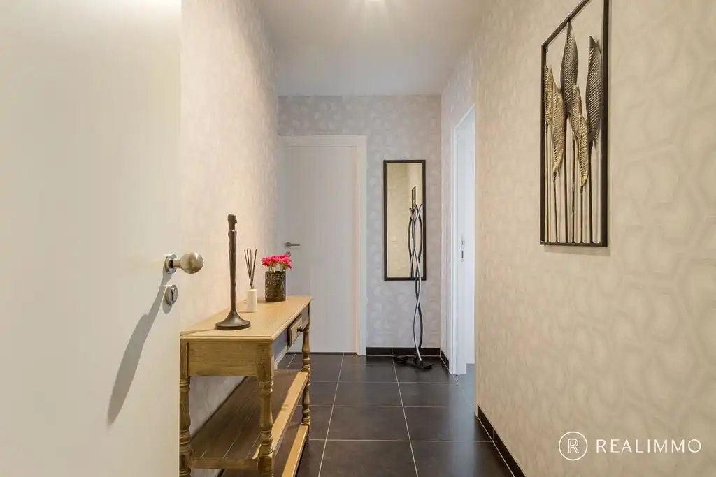 Lichtrijk appartement met twee autostaanplaatsen Avelgem foto 4
