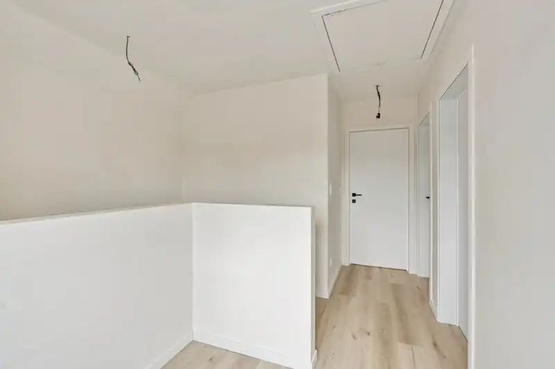 Totaal gerenoveerde woning op een perceel van 11are foto 23