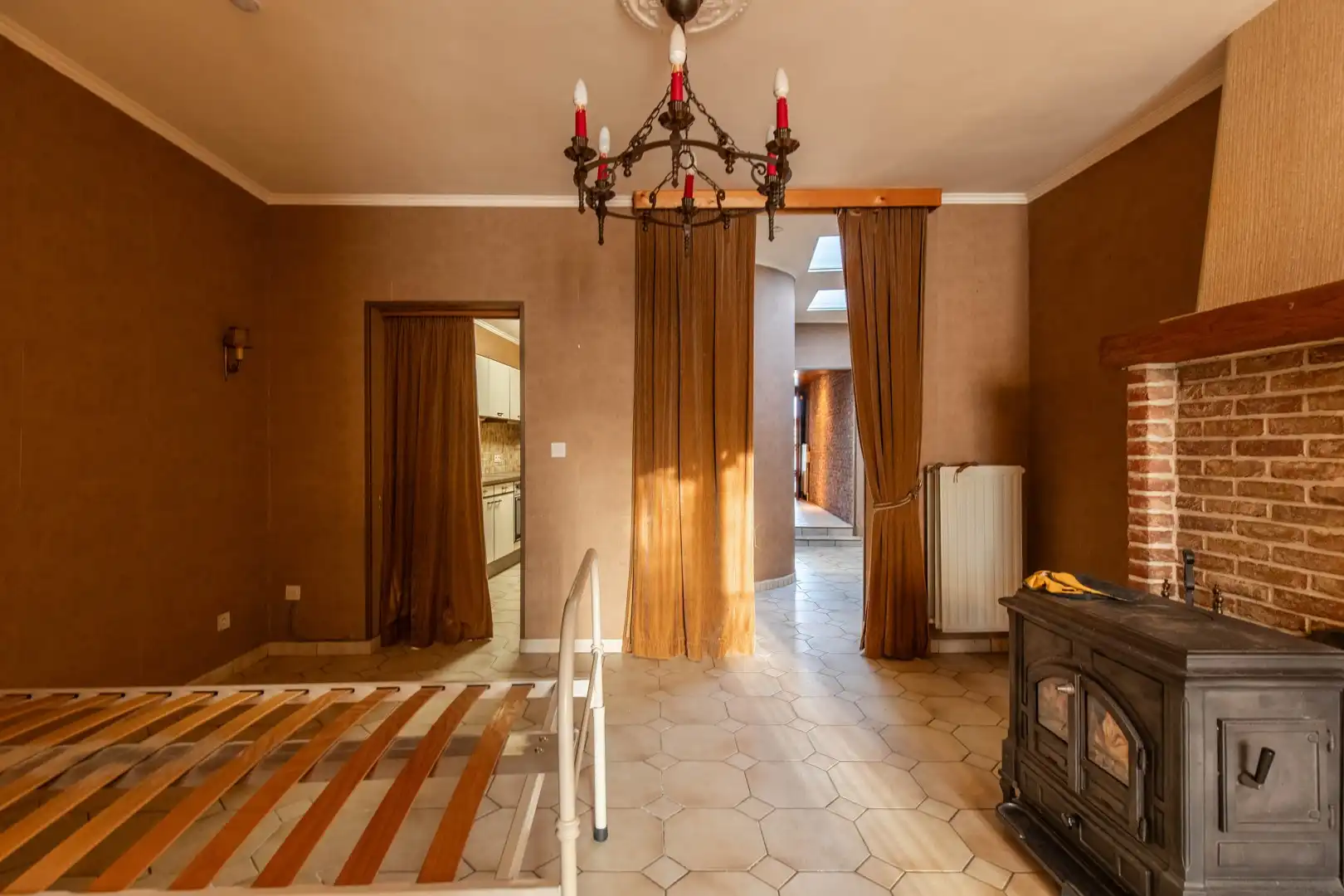 Op te frissen rijwoning in het centrum foto 7