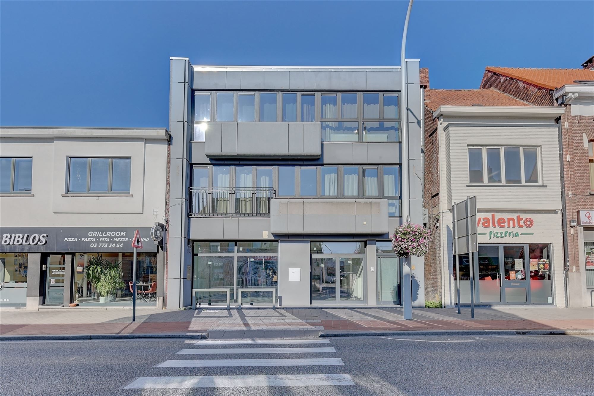 Ruim gerenoveerde kantoorruimte in centrum Hemiksem foto 15