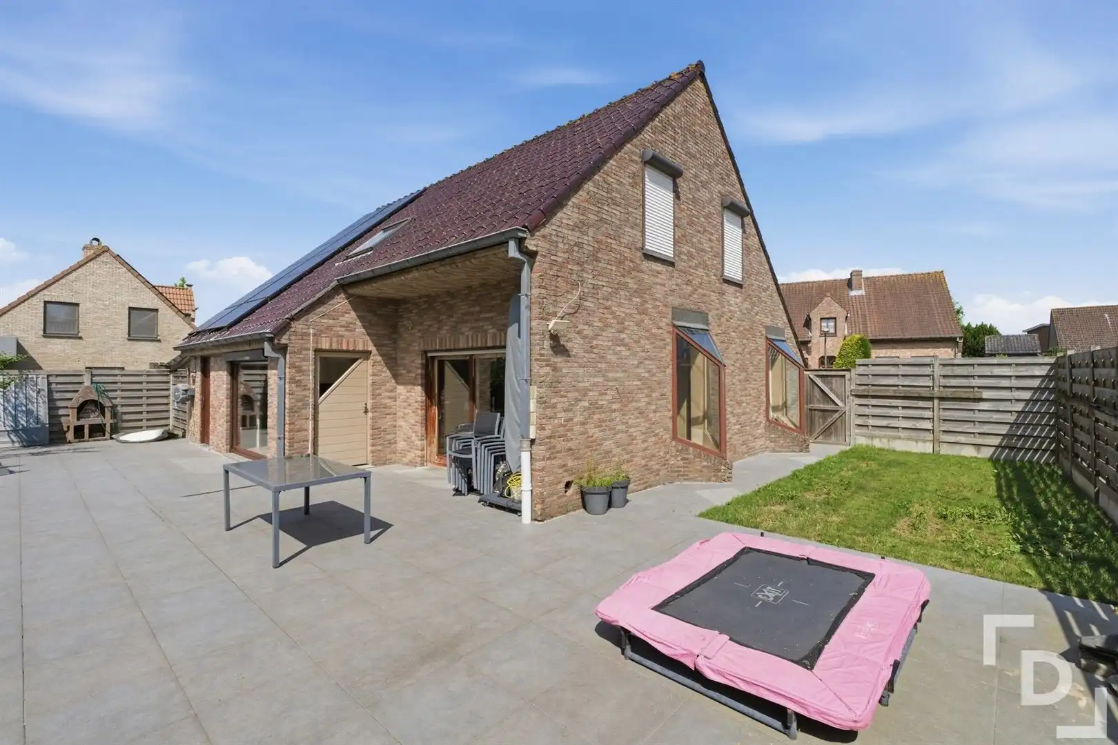 Ruime villa in residentiële woonwijk in Poperinge. foto 19
