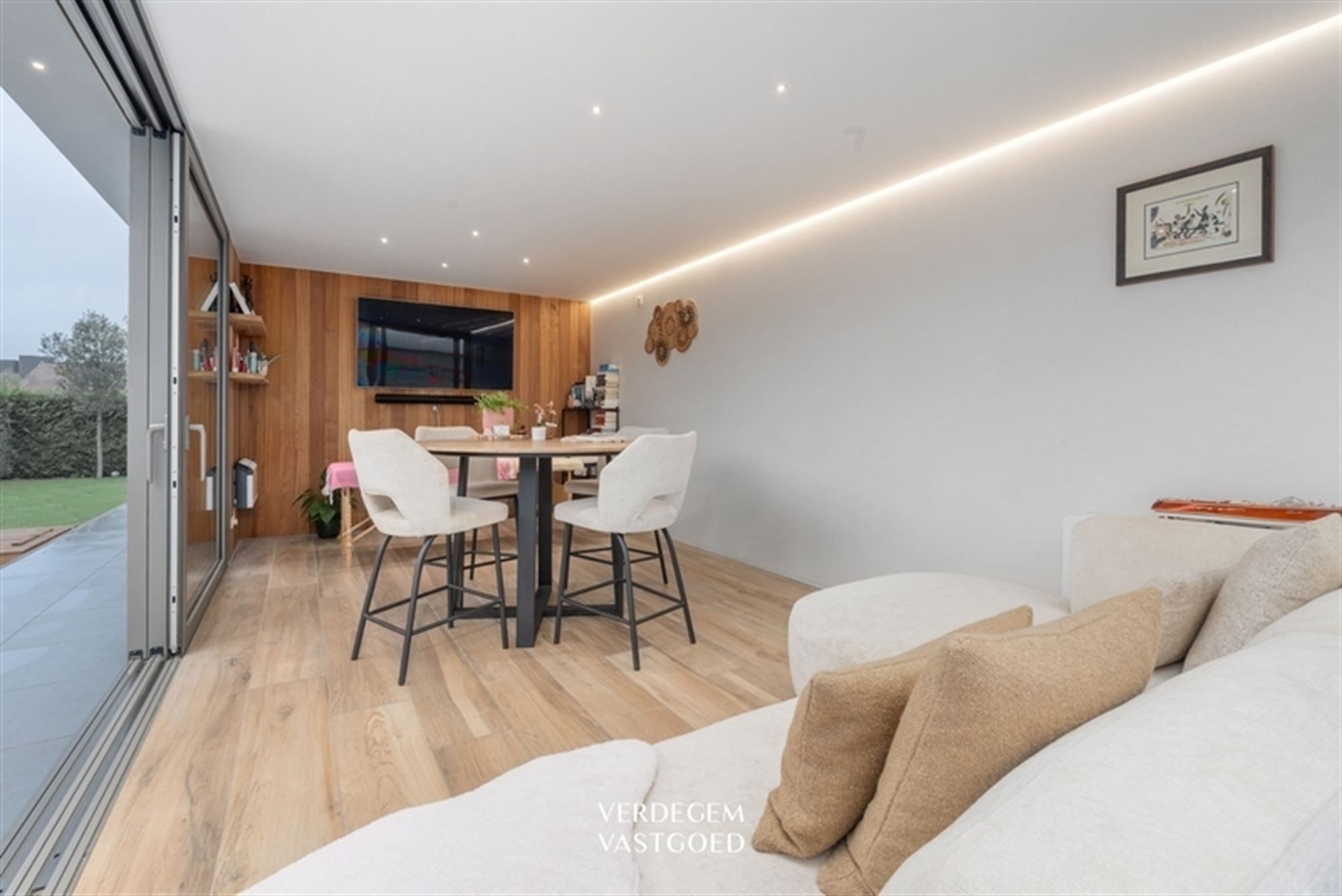 Charmante gezinswoning met 3+1 slaapkamers en praktijkruimte in de tuin foto 23