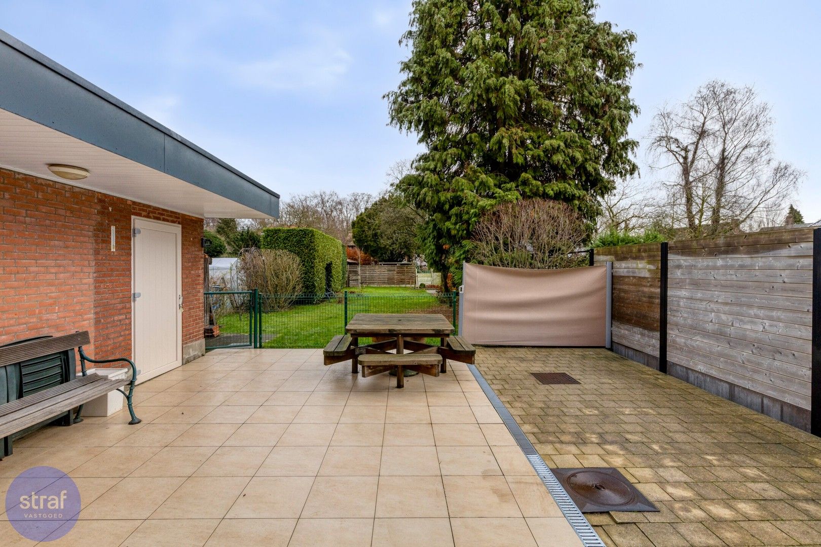 Groot wonen met 6 slaapkamers en een tuin in bruisend Kapellen foto 8