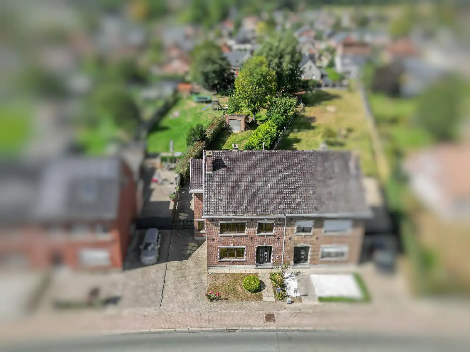 Gunstig gelegen en ruime te renoveren woning in Londerzeel foto 2