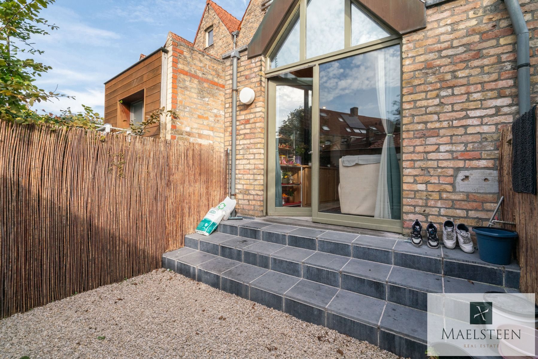 Instapklare trapgevelwoning, gelegen in Brugge centrum foto 9