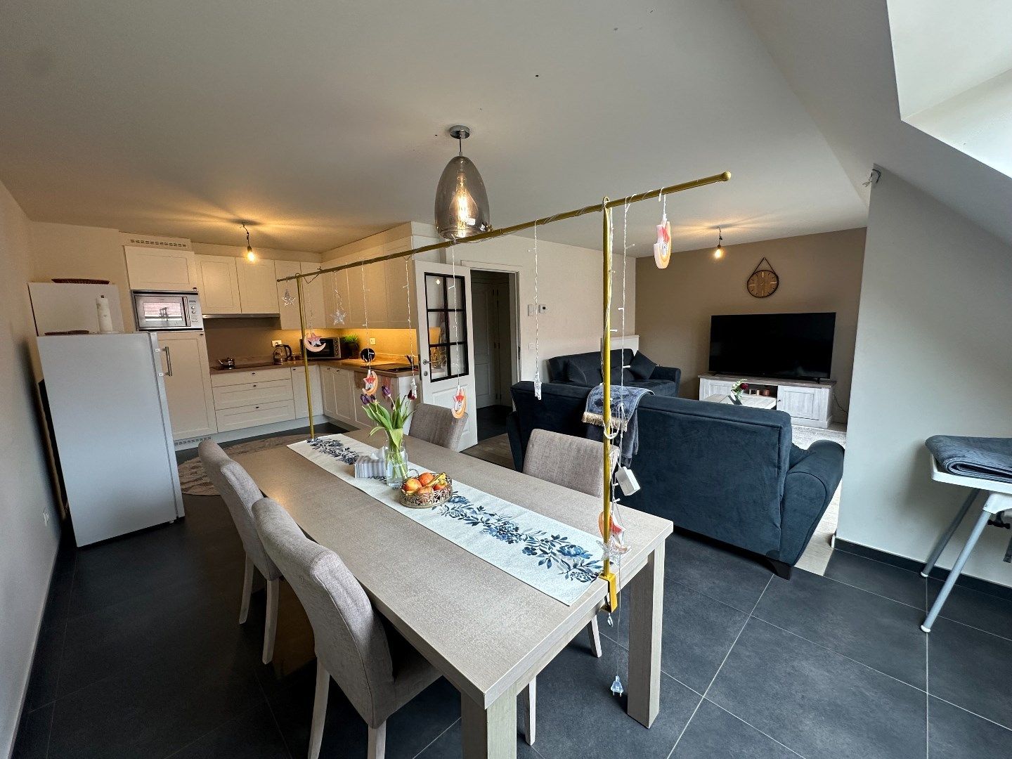 Centraal gelegen, energiezuinig appartement met twee ruime slaapkamers foto 3