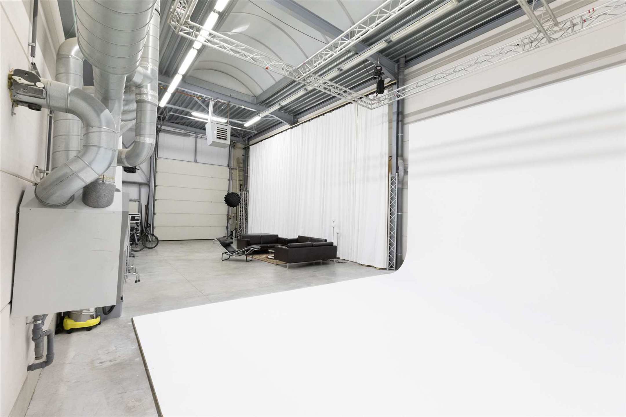 Moderne kantoor- en opslag ruimte foto 14