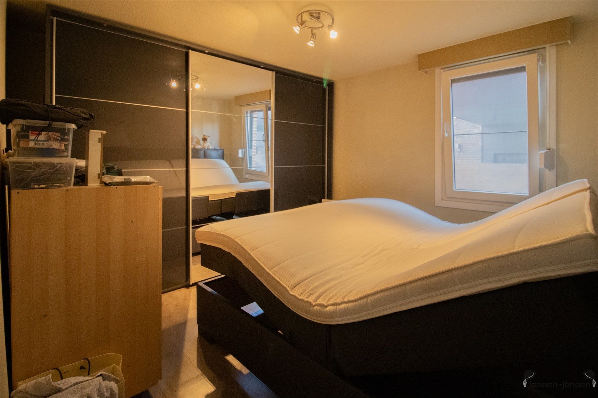 Gerenoveerde instapklare woning met 4 slaapkamers foto 8