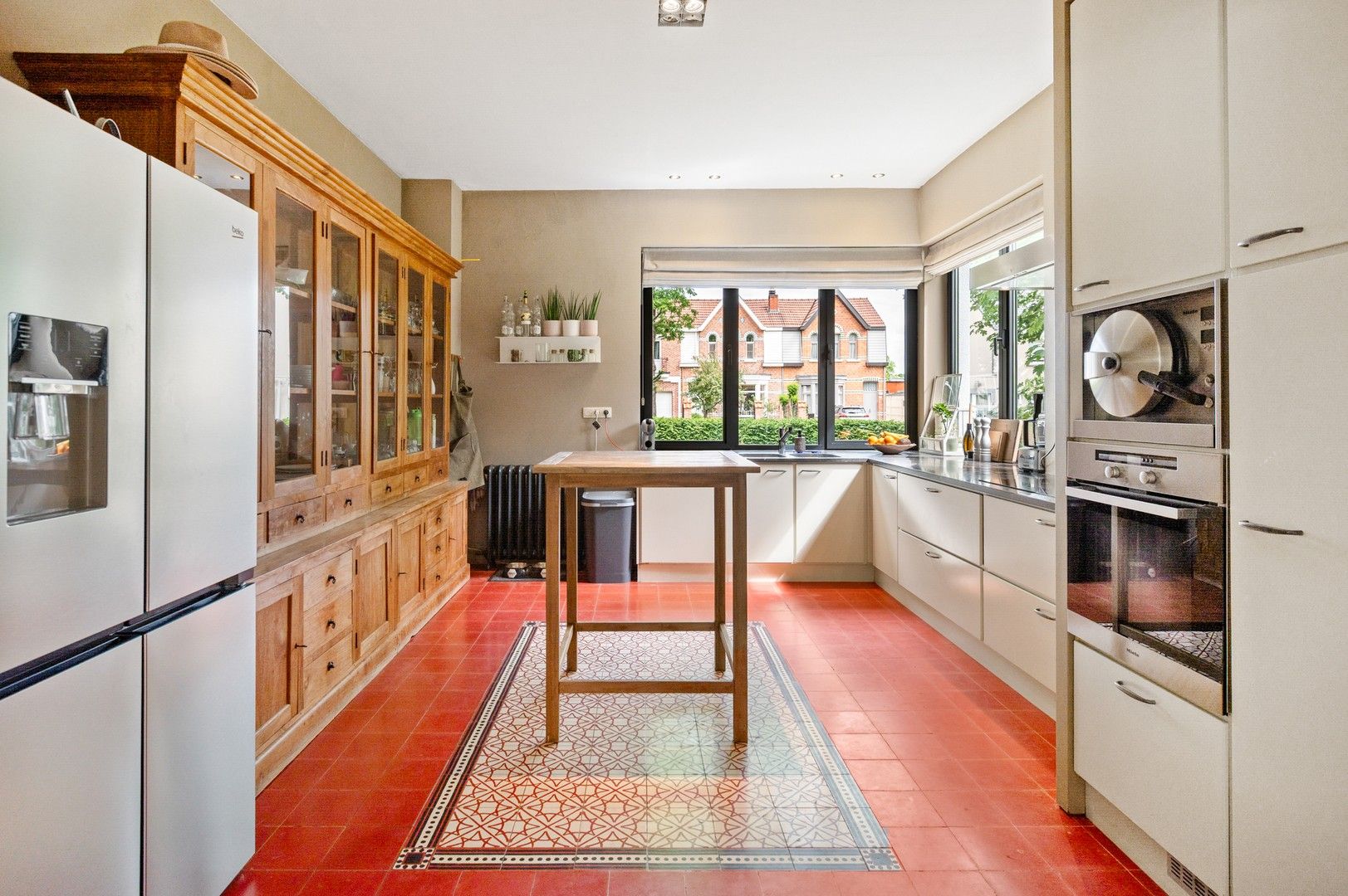 Vrijstaande woning met 5 slaapkamers en grote zonnige tuin foto 8
