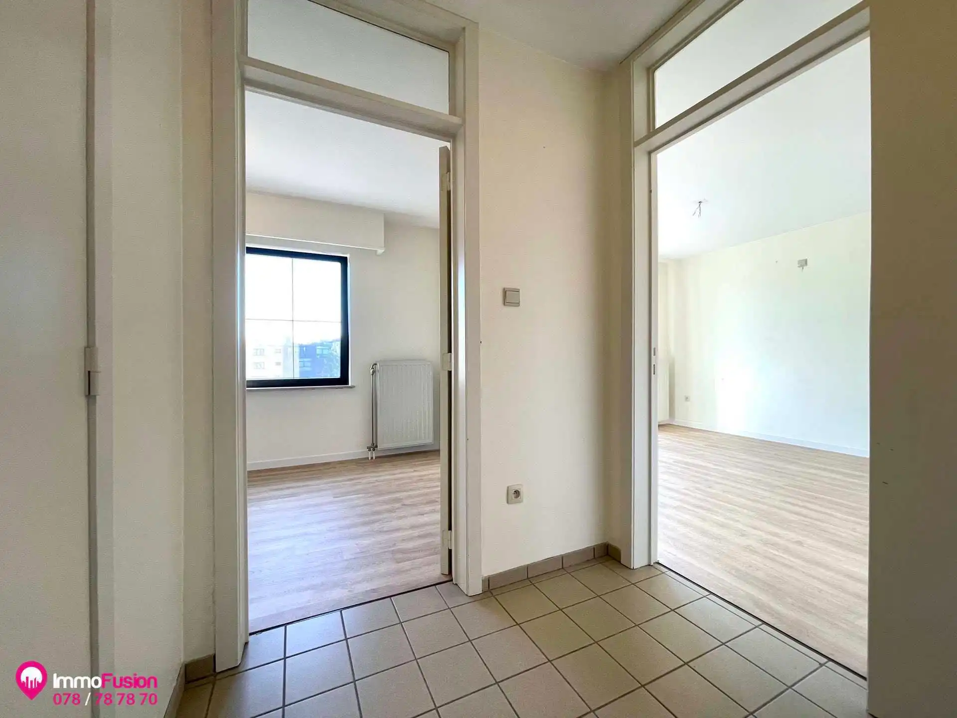 Mooi 2-slaapkamer appartement met terras in het centrum! foto 15