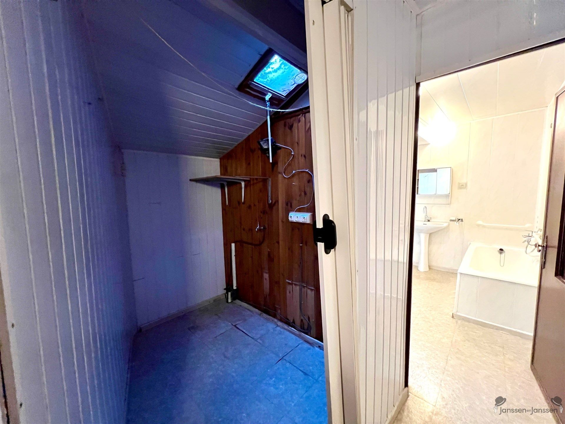 HOB met achterliggende garages foto 19