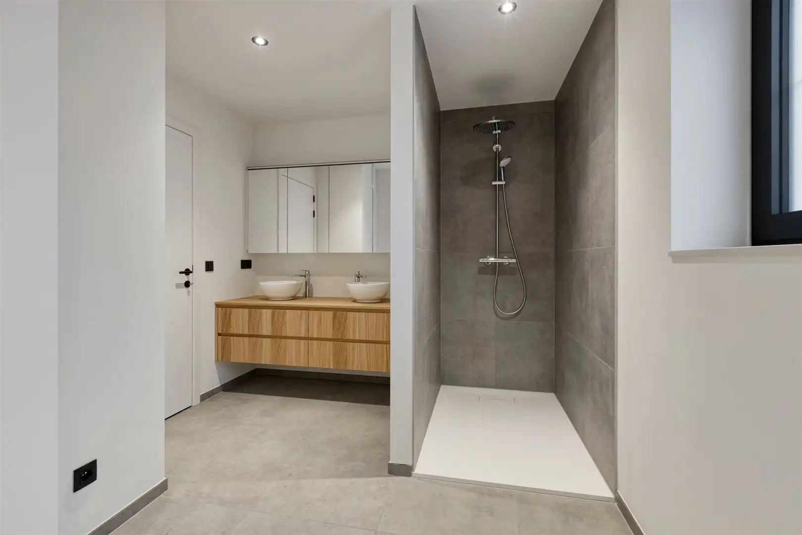 TE HUUR: Ruime nieuwbouwwoning met 3 slaapkamers te Pelt! foto 14