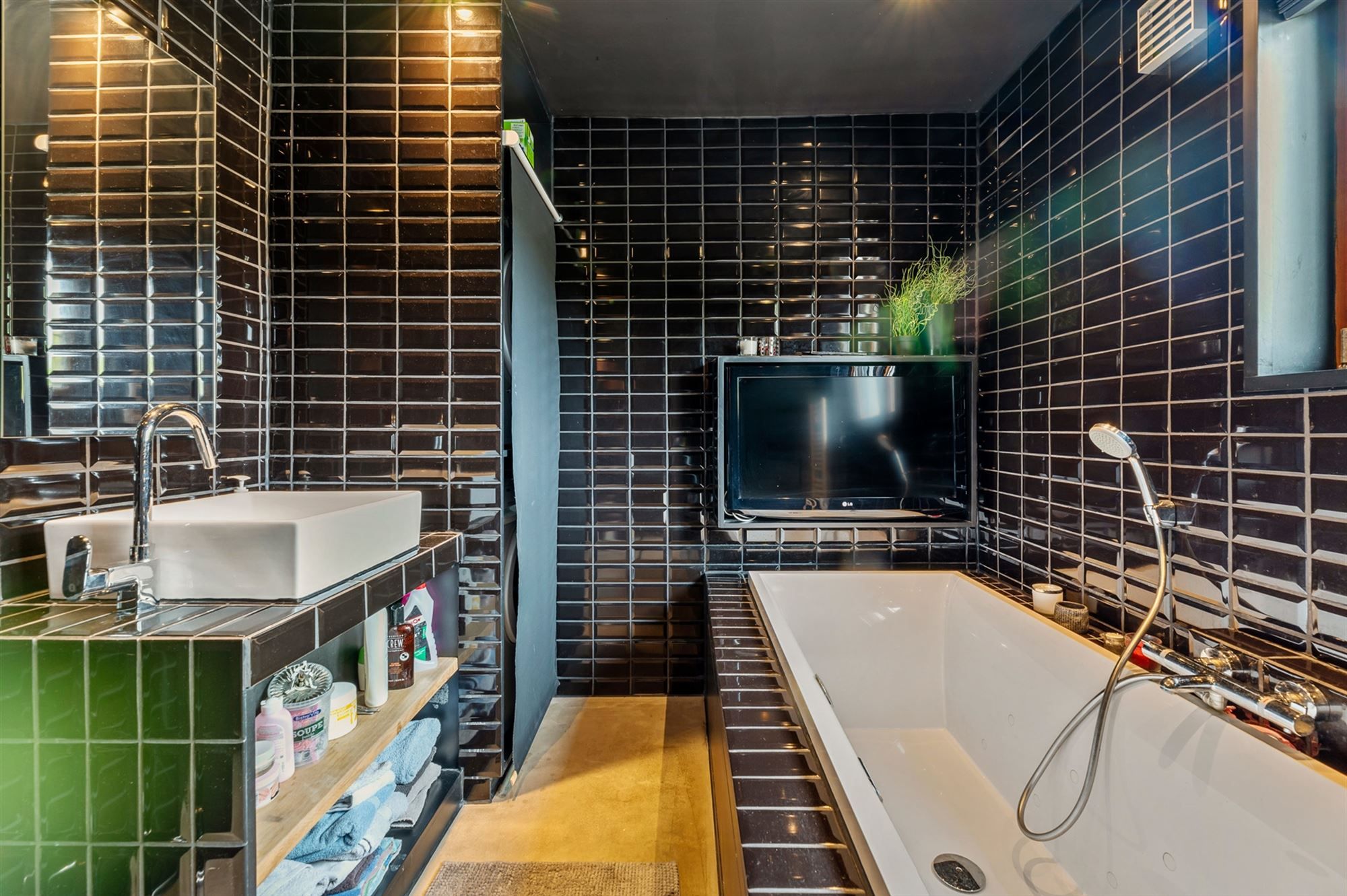 RUIME WONING (213M2) MET 5 SLAAPKAMERS + POLYVALENTE RUIMTE VAN 240M2 OP EEN PERCEEL VAN 18A91 foto 16