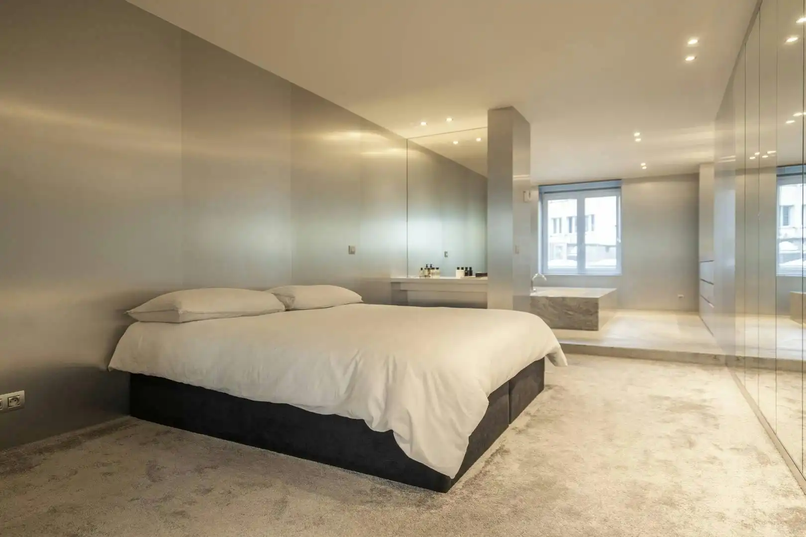 Uniek designappartement (192m²) te koop in hartje Kortrijk foto 8