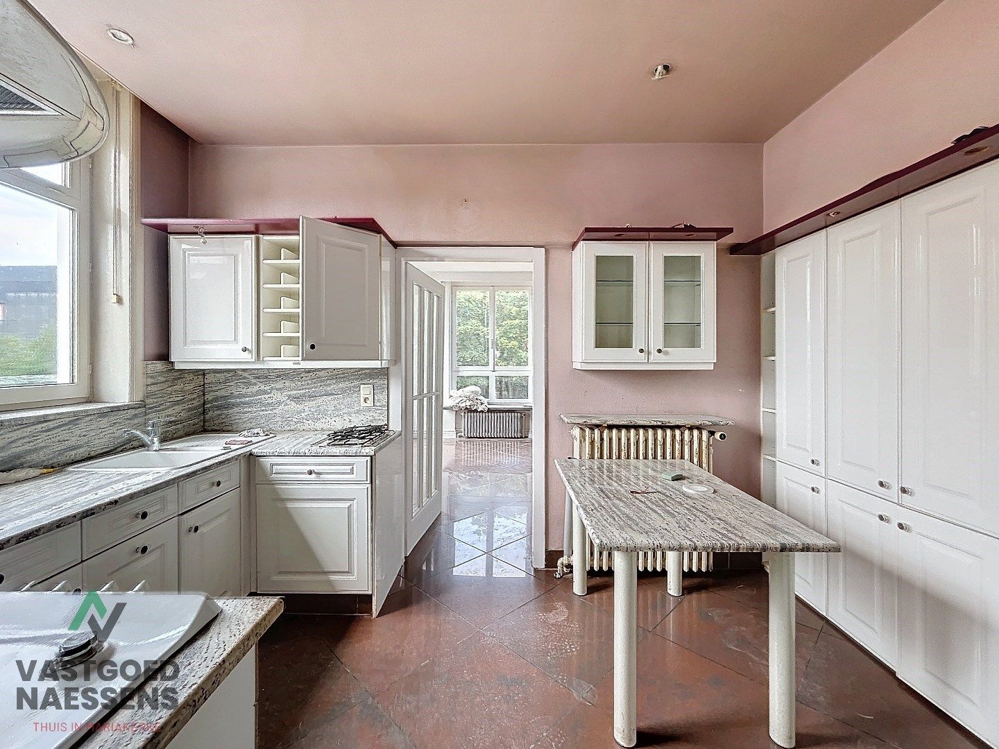 investering pand of Woning voor eigen gebruik met 5 slpk en grote garage + loods foto 6