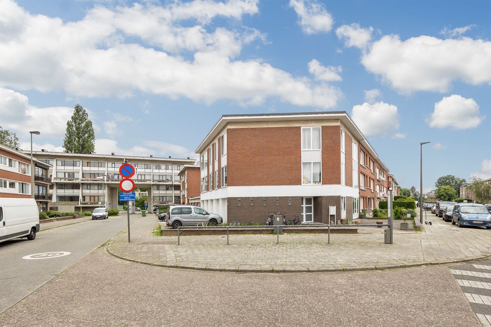 Gerenoveerd 1-slaapkamer appartement met garagebox foto 23