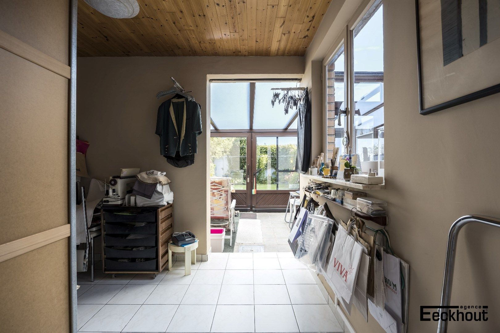 Ruime woning met tuin, terras en 3 slaapkamers met open zicht op de vaart! foto 11