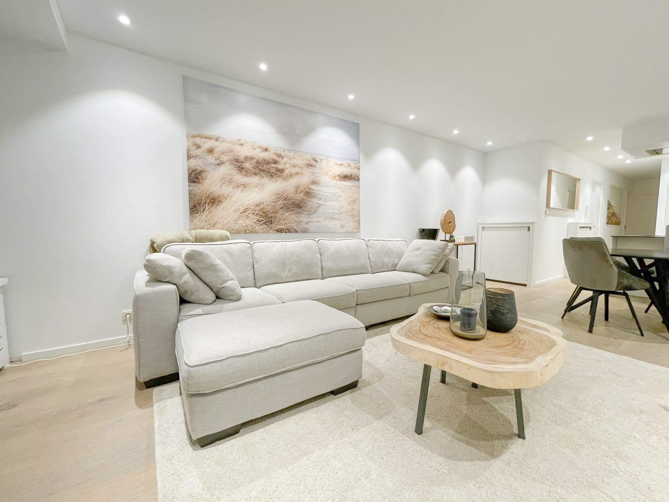 Stijlvol gerenoveerd appartement gelegen op een boogscheut van de zee. foto 4