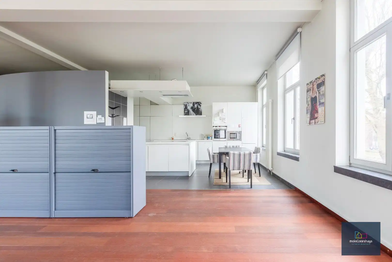 Luxueuze kantoorloft met inpandige staanplaats  en kelderberging  te Coupure Rechts.  foto 6