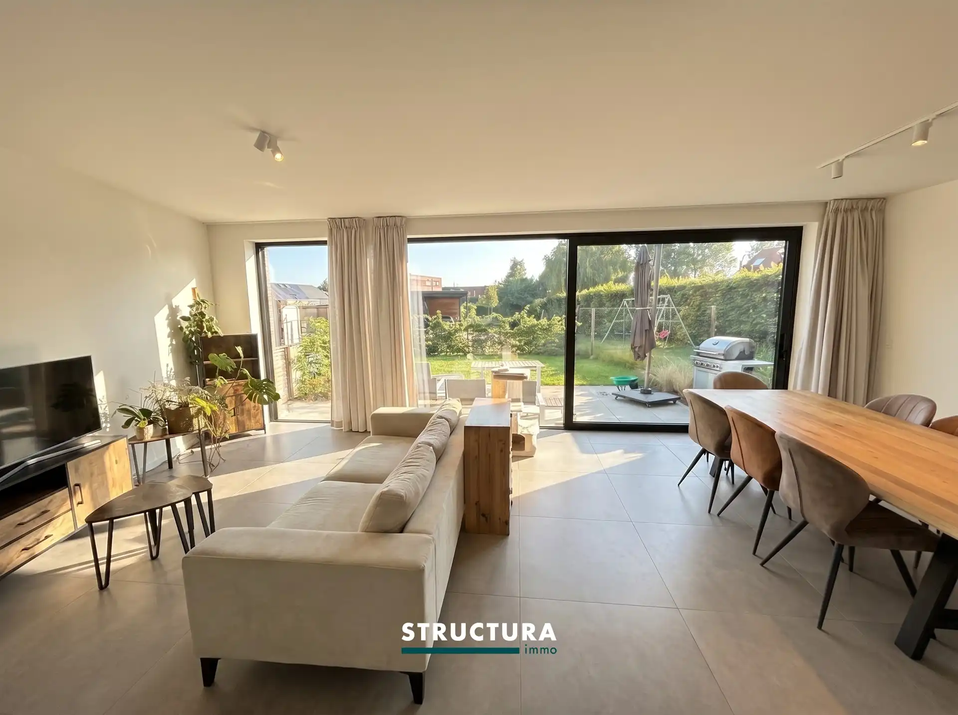 Gelijksvloer appartement met tuin en staanplaats  foto 2