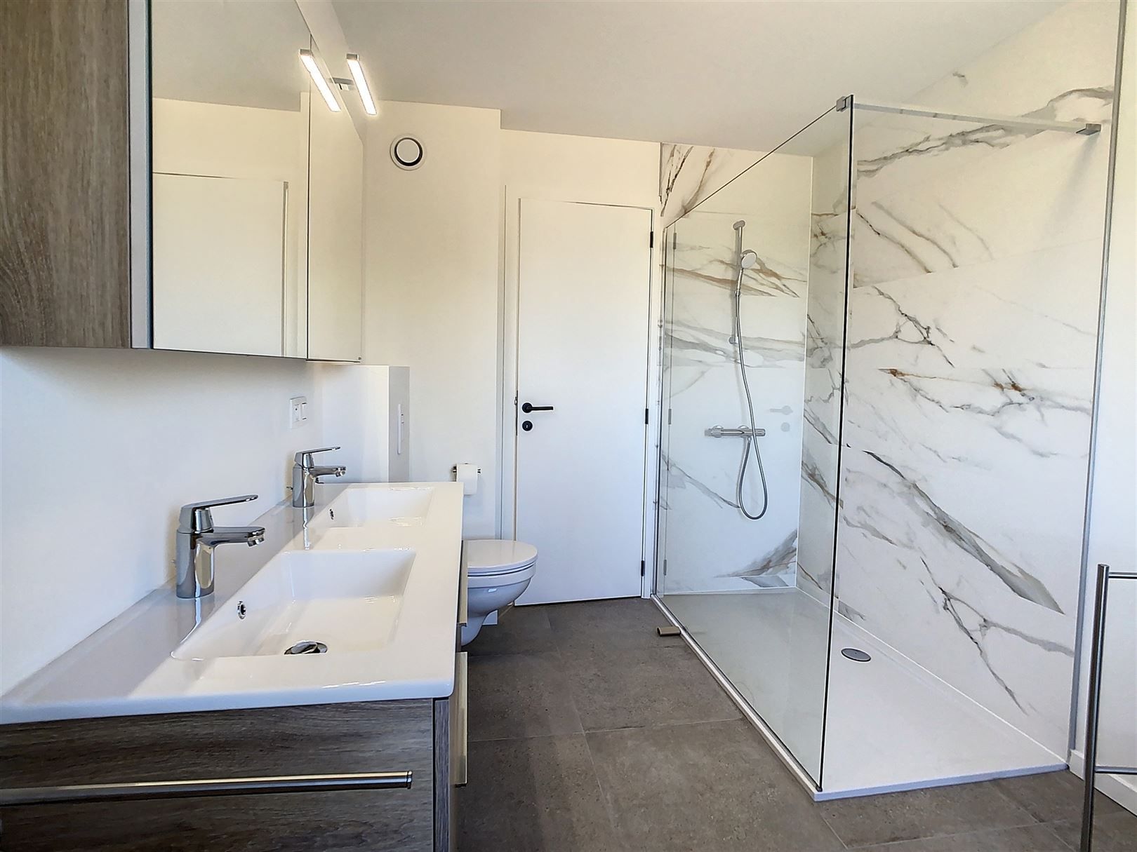 Mooie instapklare woning, 3 slpks, tuin, terras, garage foto 25