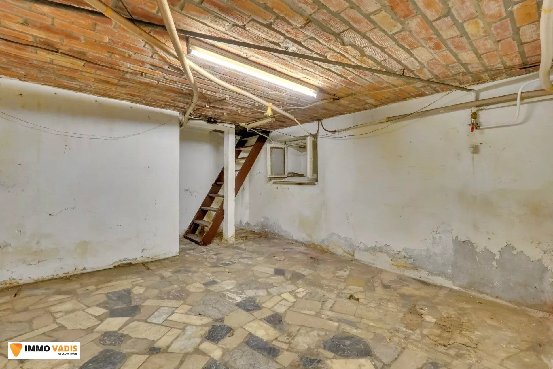 Woning met drie slaapkamers en dubbele garage foto 12