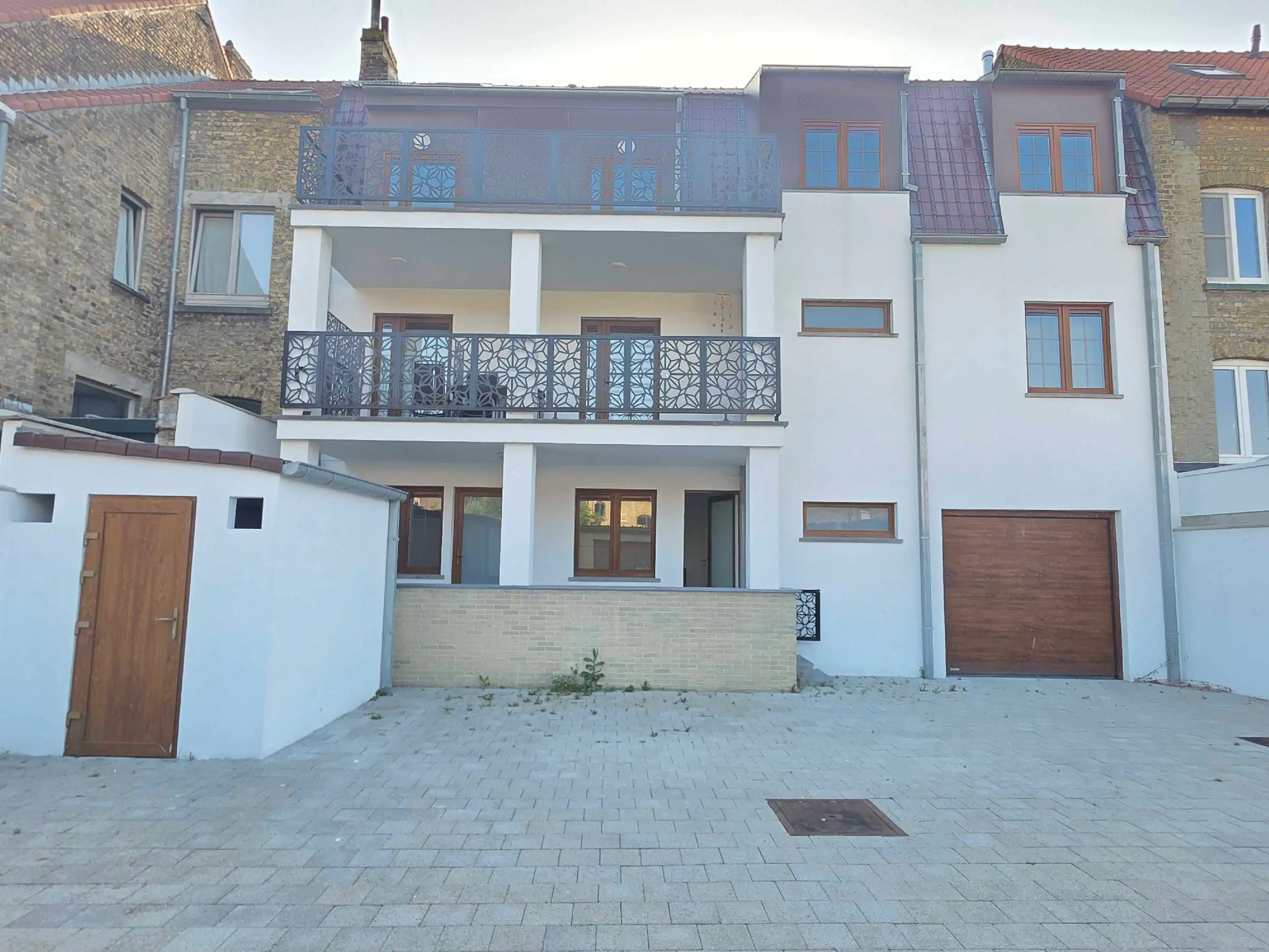 Modern en instapklaar appartement met 2 slaapkamers te Nieuwpoort-Stad foto {{pictureIndex}}