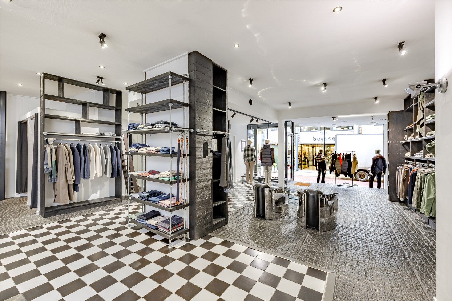 Prachtig winkelpand met duplex op groot perceel foto 9