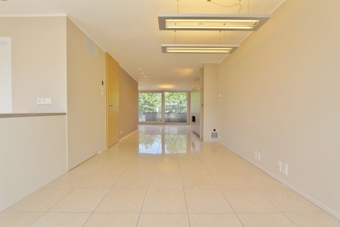 Ruim duplex appartement te huur in het centrum van Sint-Truiden foto 9