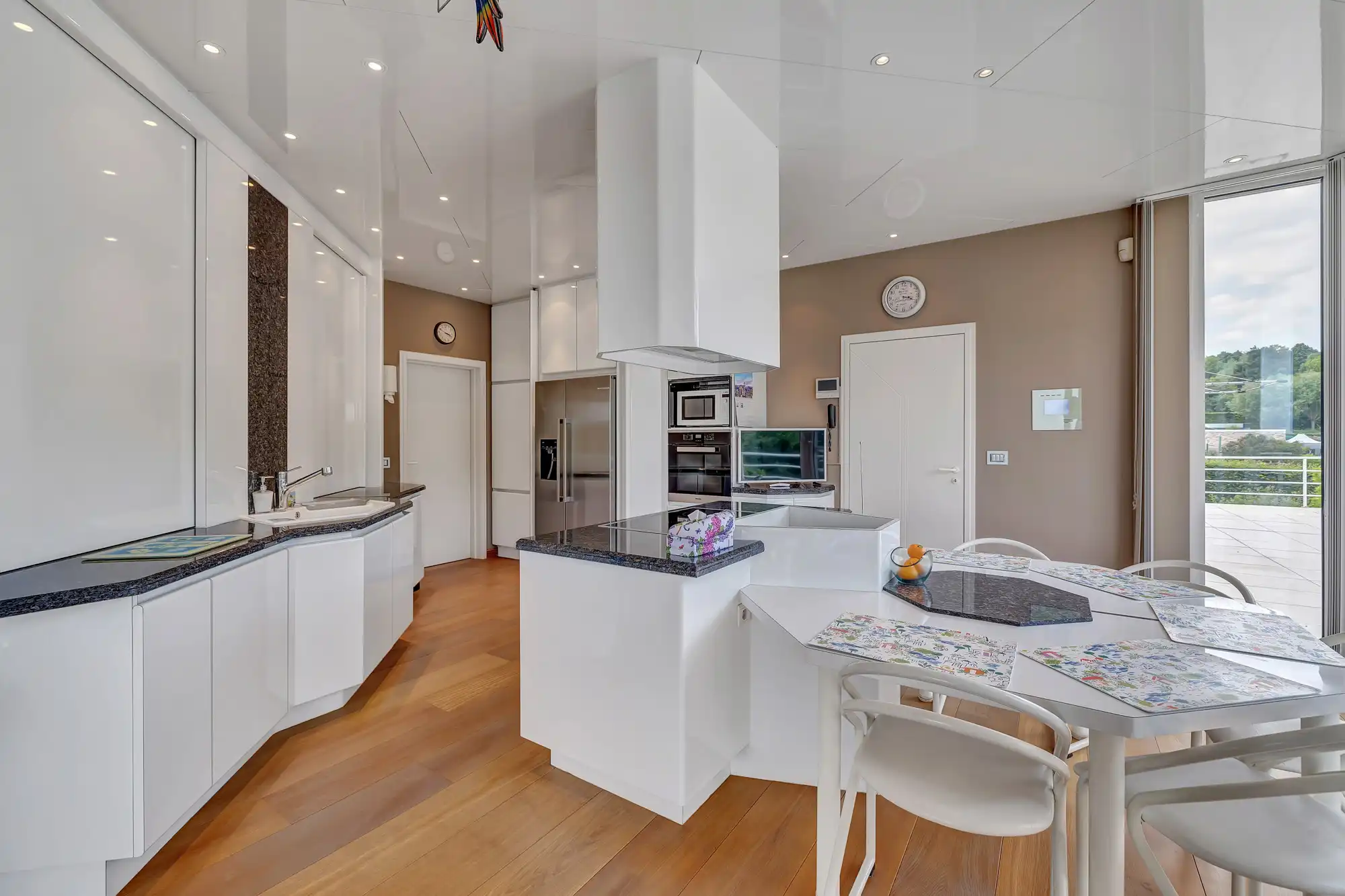 Unieke villa met zwembad, op riant perceel van 53 a 28 ca foto 10