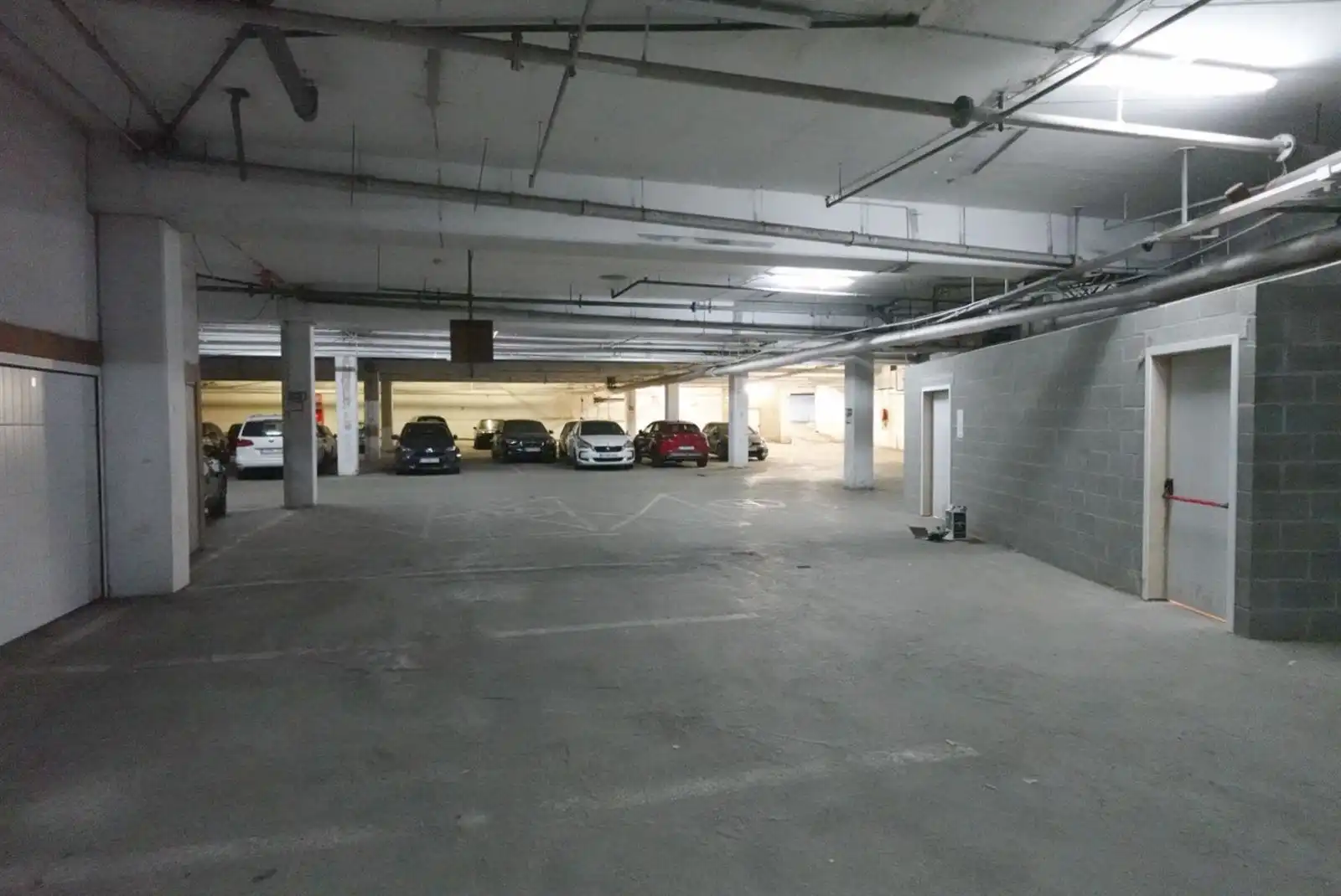 3 garages te koop in Anderlecht foto 8