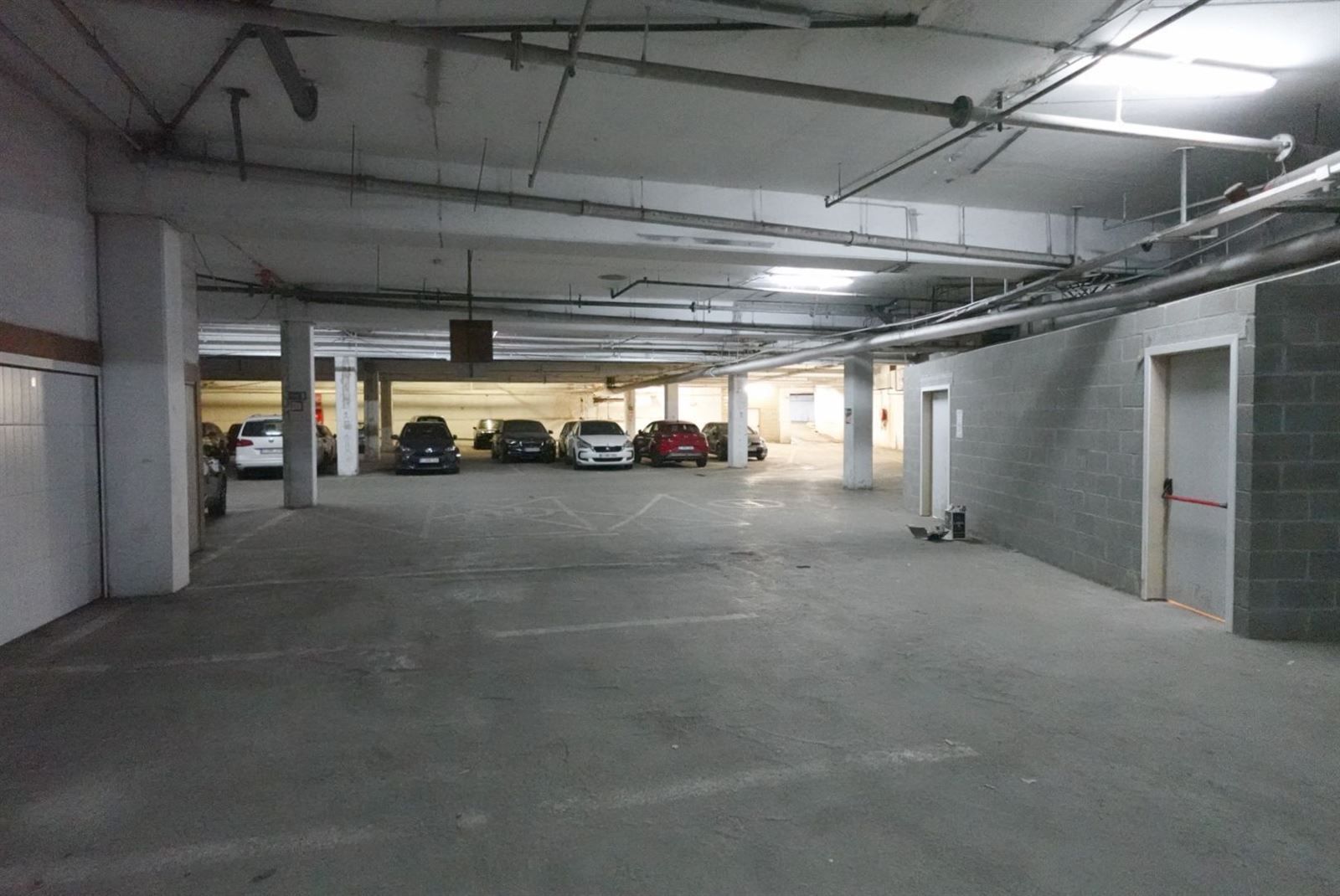 3 garages te koop in Anderlecht foto 8