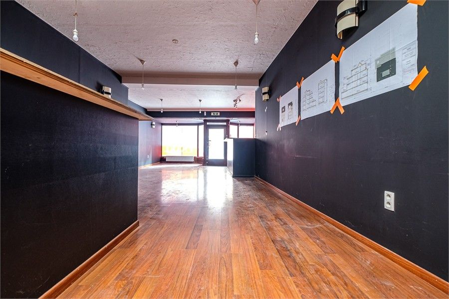 HANDELSRUIMTE MET VEEL POTENTIEEL TE HUUR IN HET CENTRUM VAN SINT-TRUIDEN foto 4