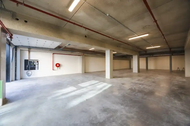 Industrieel-magazijn-logistiek te huur Alfons Gossetlaan 30 - 1702 Groot-Bijgaarden