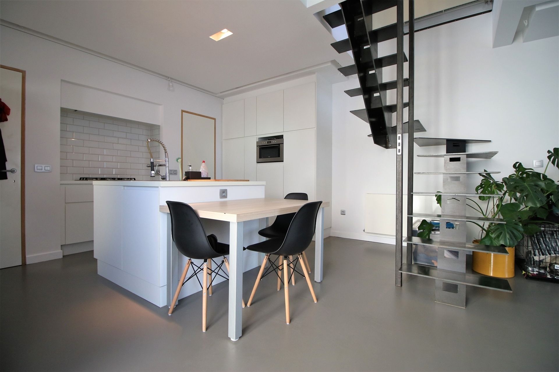 Gezellig appartement op gelijkvl en 1ste verd foto 5
