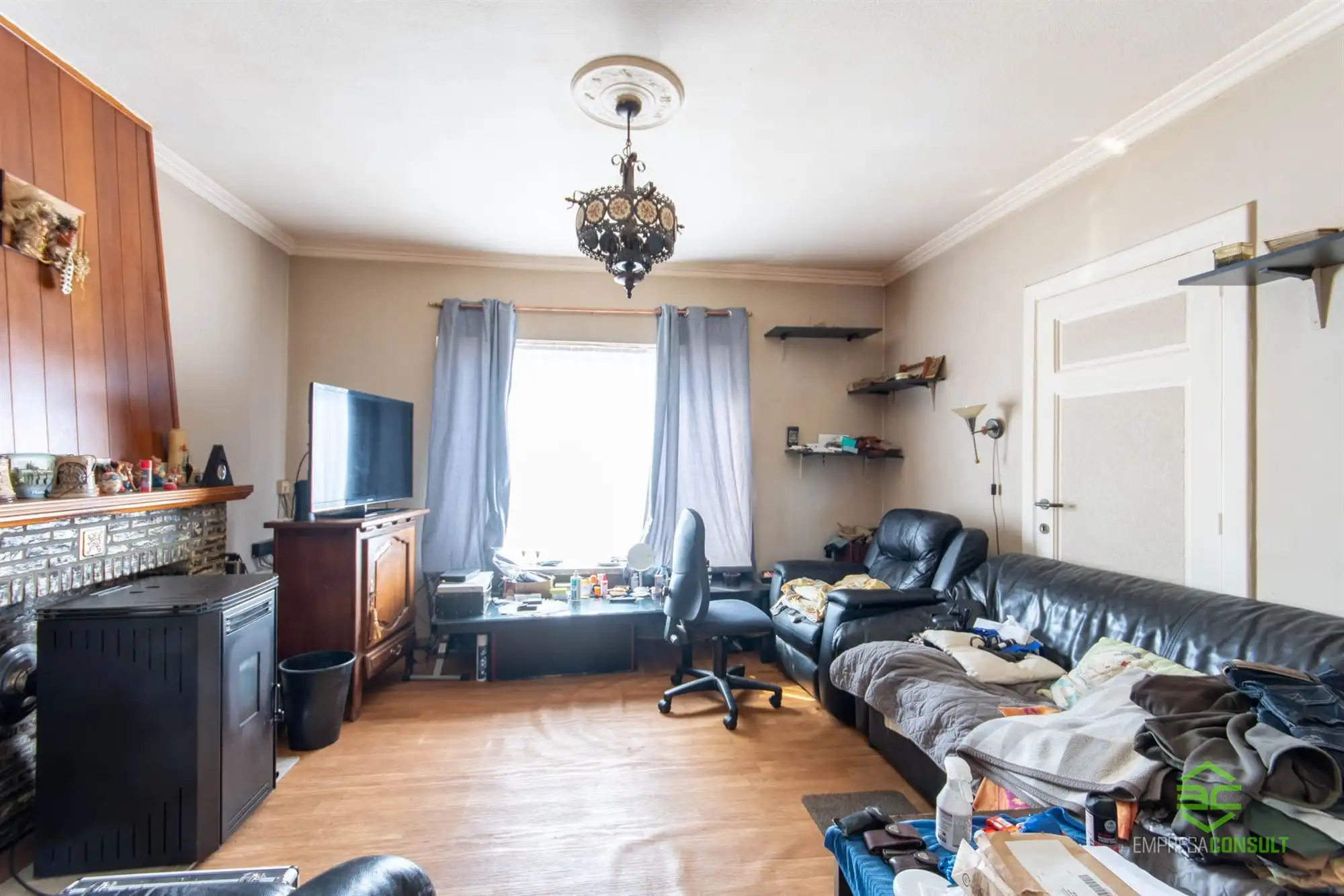 Te renoveren woning met ruime tuin op een rustige ligging! foto 3