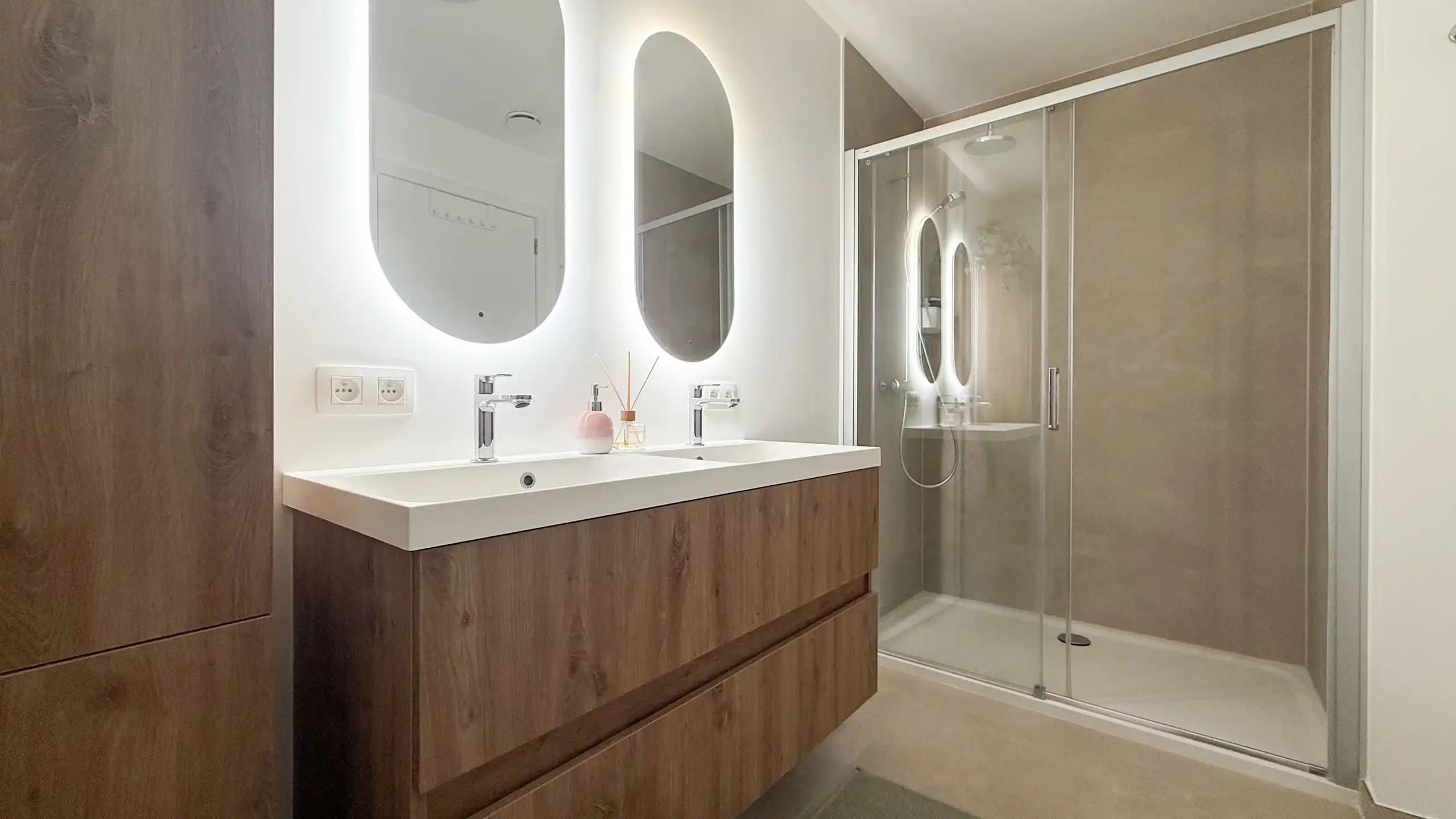 Luxueus nieuwbouwappartement met 3 slpks, parking+berging! foto 26